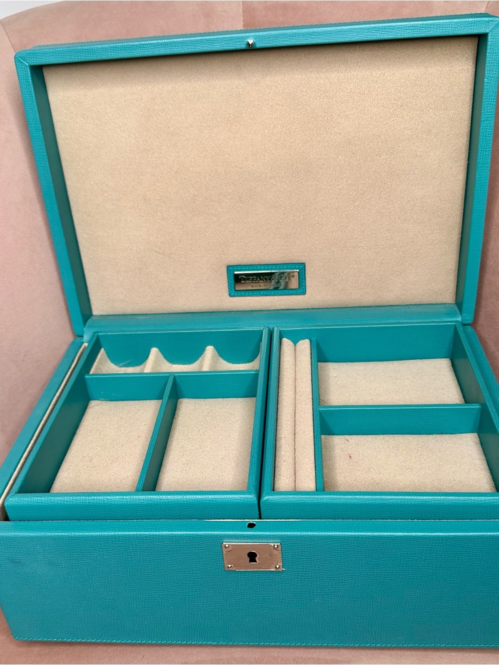 Tiffany & Co. teal jewelry box with metal lock plate - Picture 3 of 6